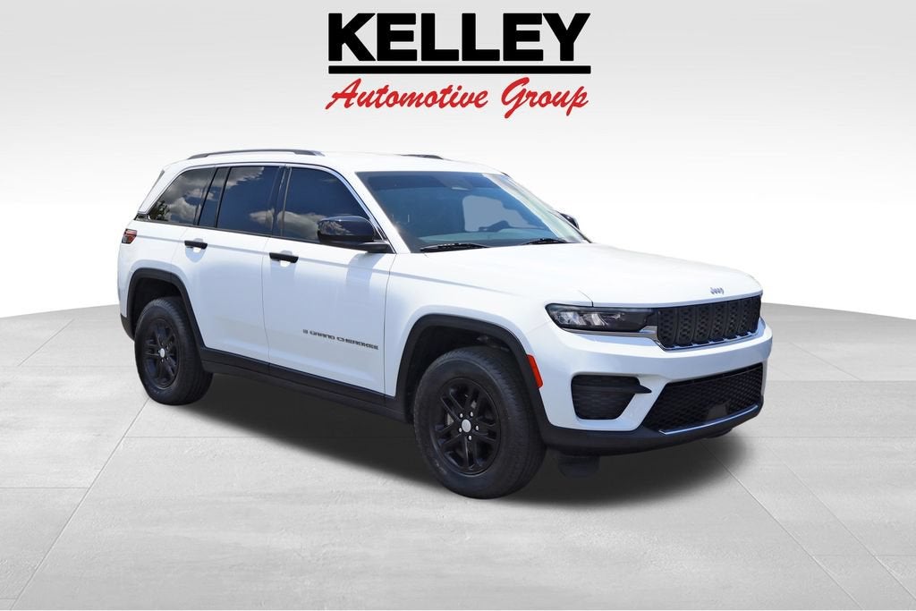 2023 Jeep Grand Cherokee Laredo 4x2