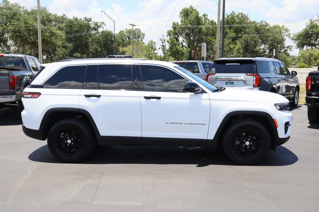 2023 Jeep Grand Cherokee Laredo 4x2