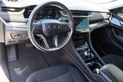 2023 Jeep Grand Cherokee Laredo 4x2