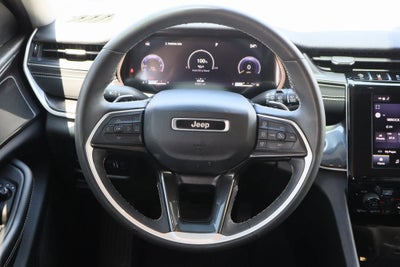 2023 Jeep Grand Cherokee Laredo 4x2