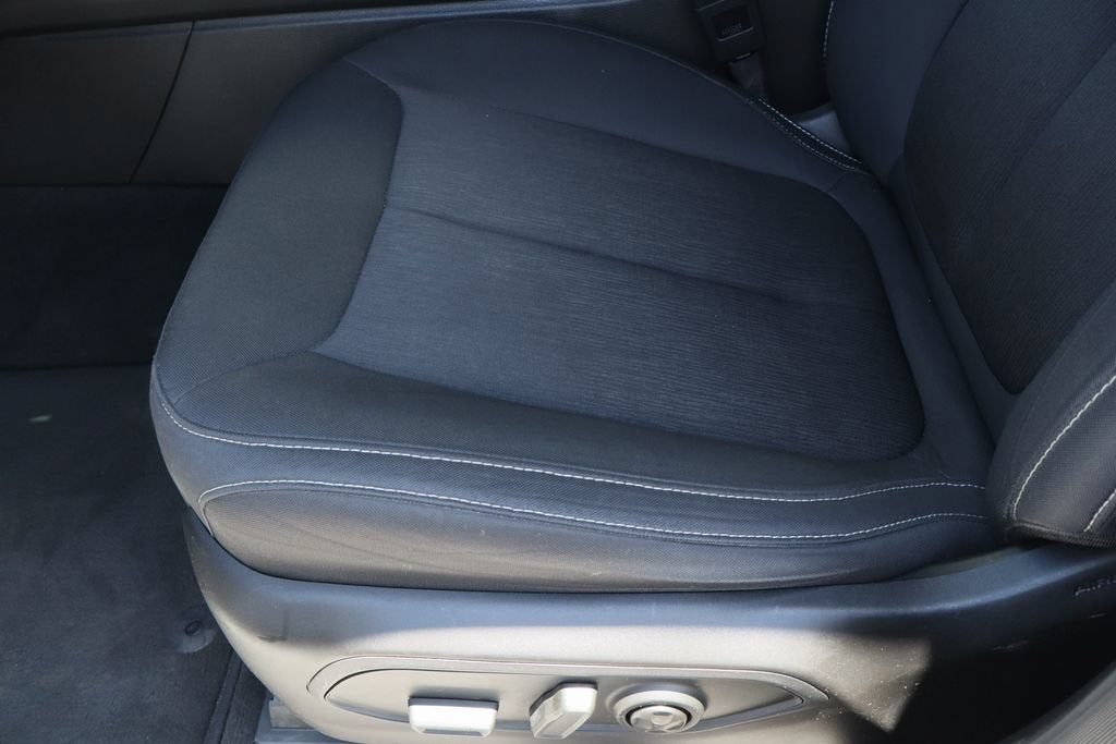 2023 Jeep Grand Cherokee Laredo 4x2
