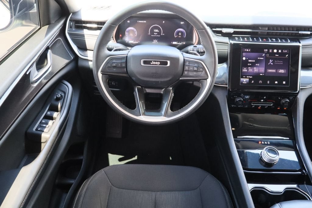 2023 Jeep Grand Cherokee Laredo 4x2