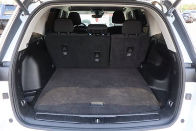 2023 Jeep Grand Cherokee Laredo 4x2