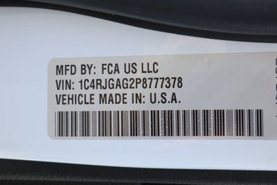 2023 Jeep Grand Cherokee Laredo 4x2