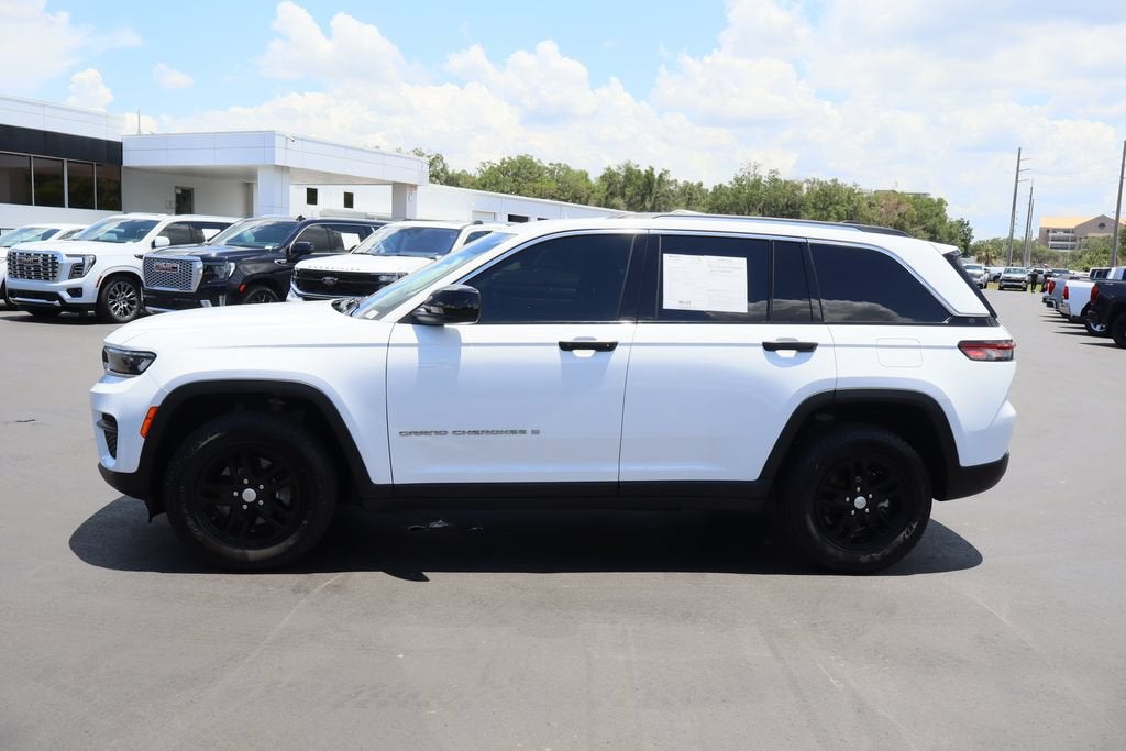 2023 Jeep Grand Cherokee Laredo 4x2