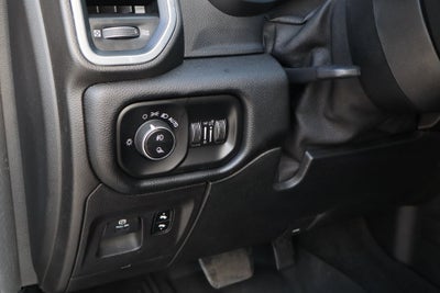 2020 RAM 1500 Laramie Crew Cab 4x4 5'7" Box