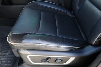 2020 RAM 1500 Laramie Crew Cab 4x4 5'7" Box