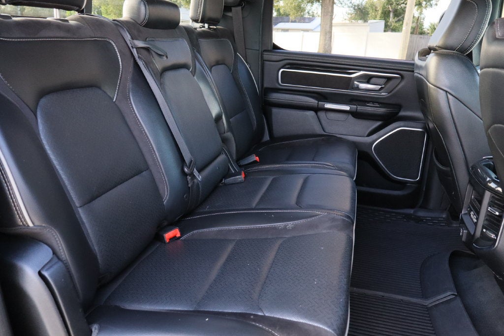 2020 RAM 1500 Laramie Crew Cab 4x4 5'7" Box