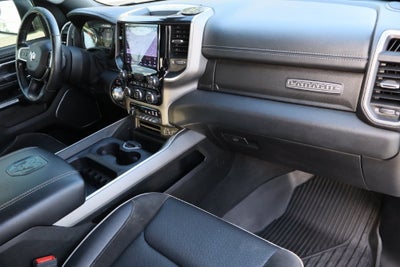 2020 RAM 1500 Laramie Crew Cab 4x4 5'7" Box