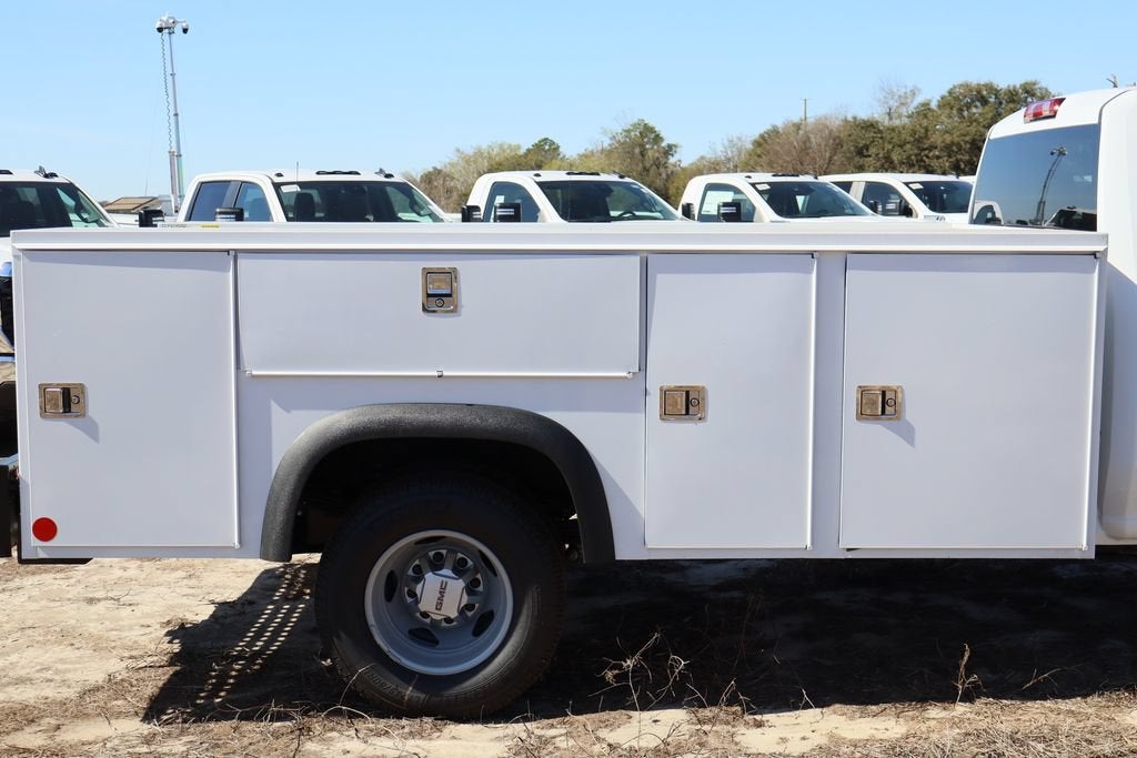 2026 GMC Sierra 3500 HD Chassis Cab Pro