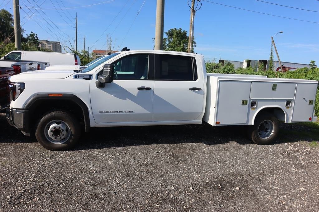2025 GMC Sierra 3500 HD Chassis Cab Pro