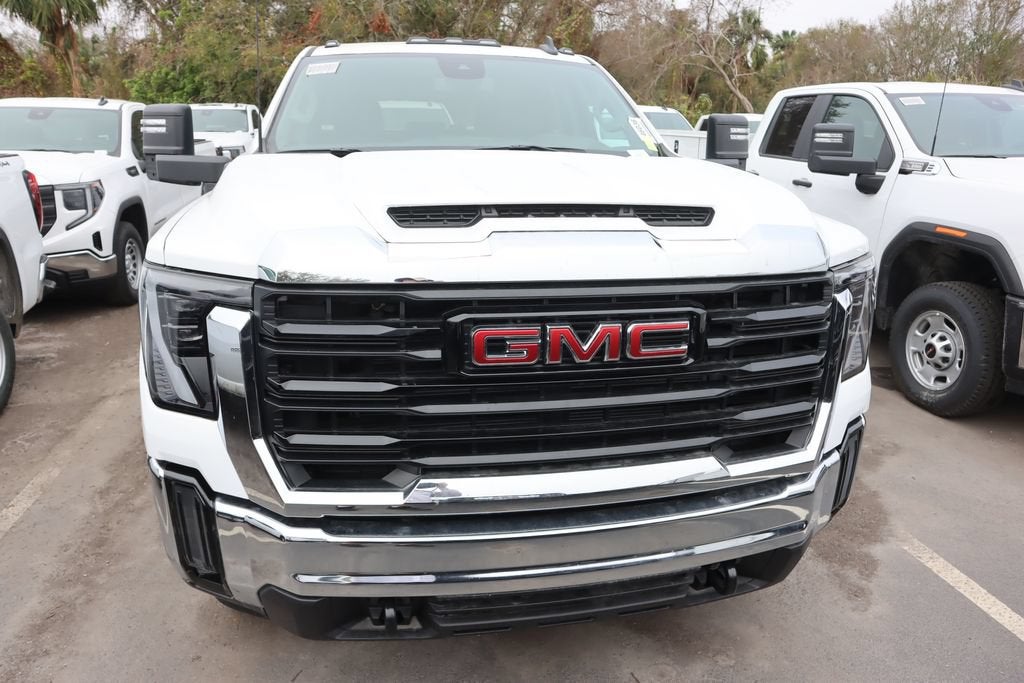 2025 GMC Sierra 3500 HD Chassis Cab Pro