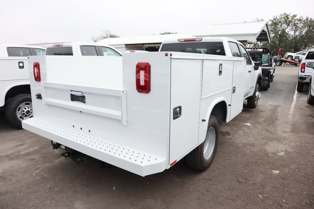 2025 GMC Sierra 3500 HD Chassis Cab Pro
