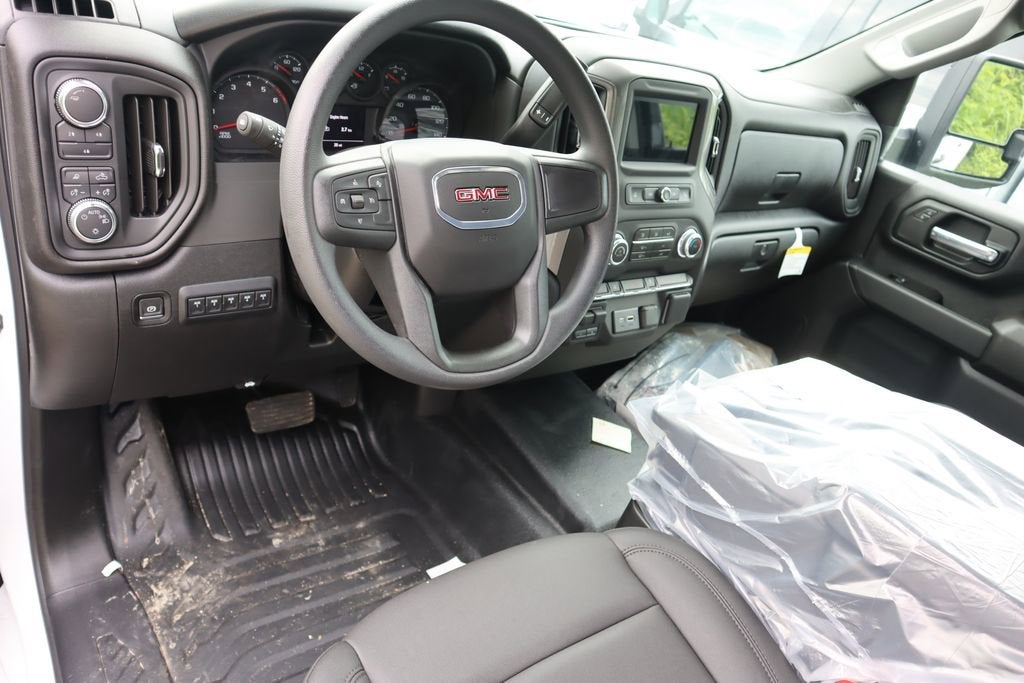 2025 GMC Sierra 3500 HD Chassis Cab Pro