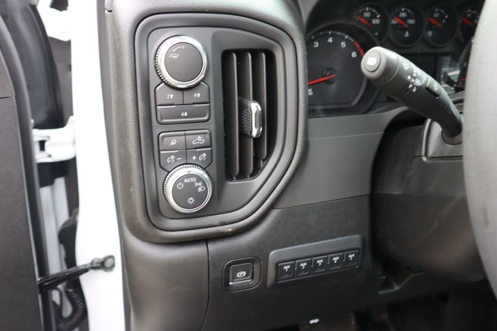 2025 GMC Sierra 3500 HD Chassis Cab Pro