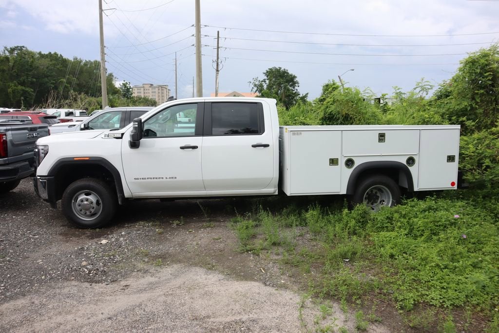 2025 GMC Sierra 3500 HD Chassis Cab Pro