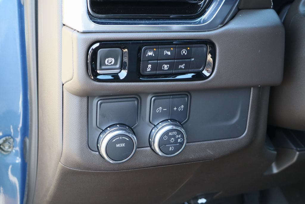 2025 GMC Yukon Elevation