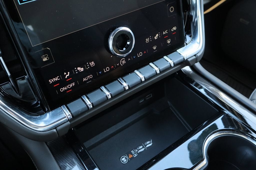 2025 GMC Yukon Elevation