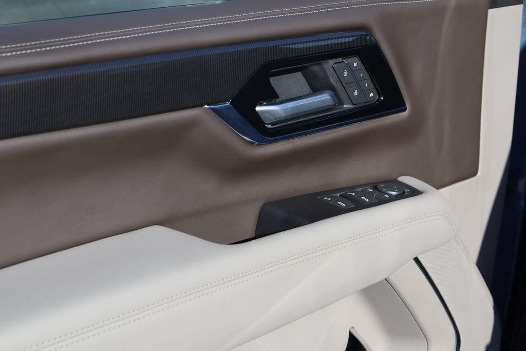 2025 GMC Yukon Elevation