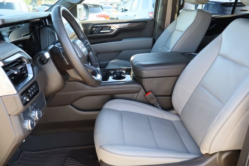 2025 GMC Yukon Elevation