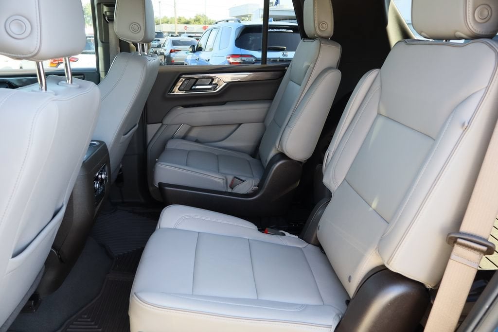 2025 GMC Yukon Elevation