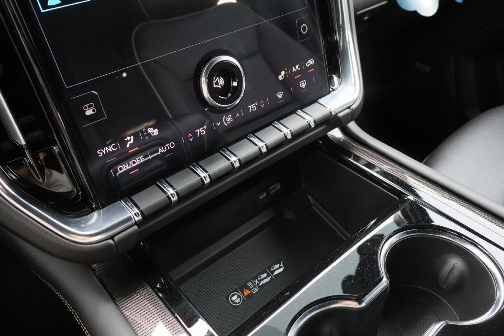 2025 GMC Yukon Elevation