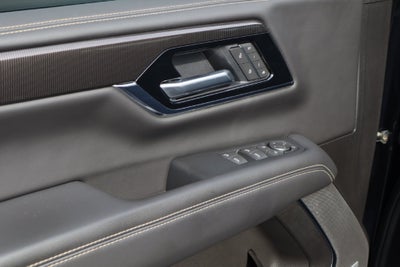 2025 GMC Yukon Elevation