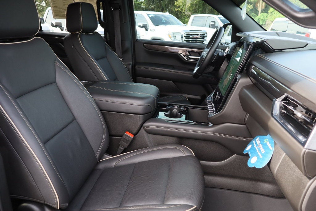 2025 GMC Yukon Elevation