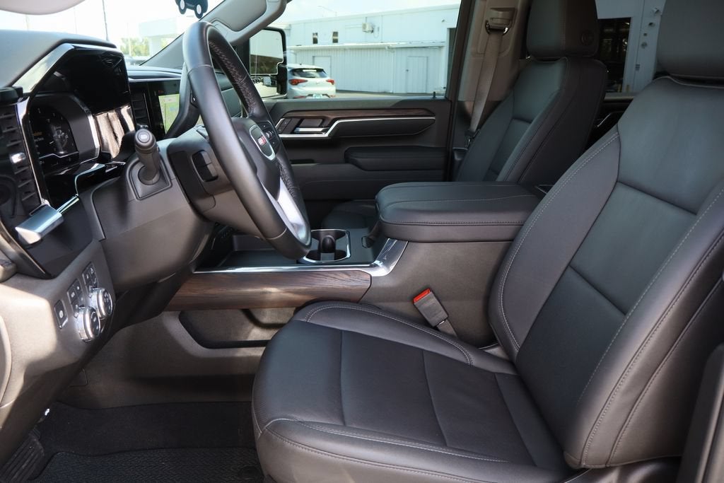 2025 GMC Sierra 3500 HD SLT