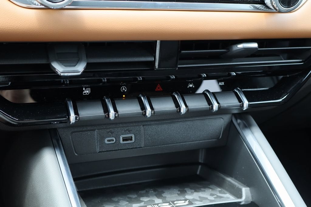 2026 GMC Canyon AT4 - Photo 13