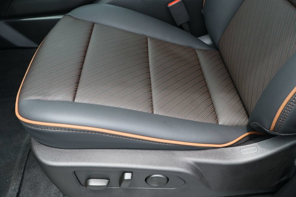 2026 GMC Canyon AT4 - Photo 16
