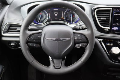 2023 Chrysler Pacifica Touring