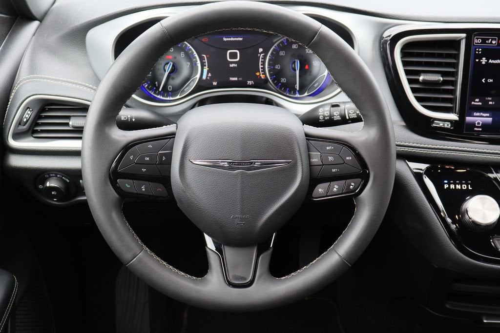 2023 Chrysler Pacifica Touring