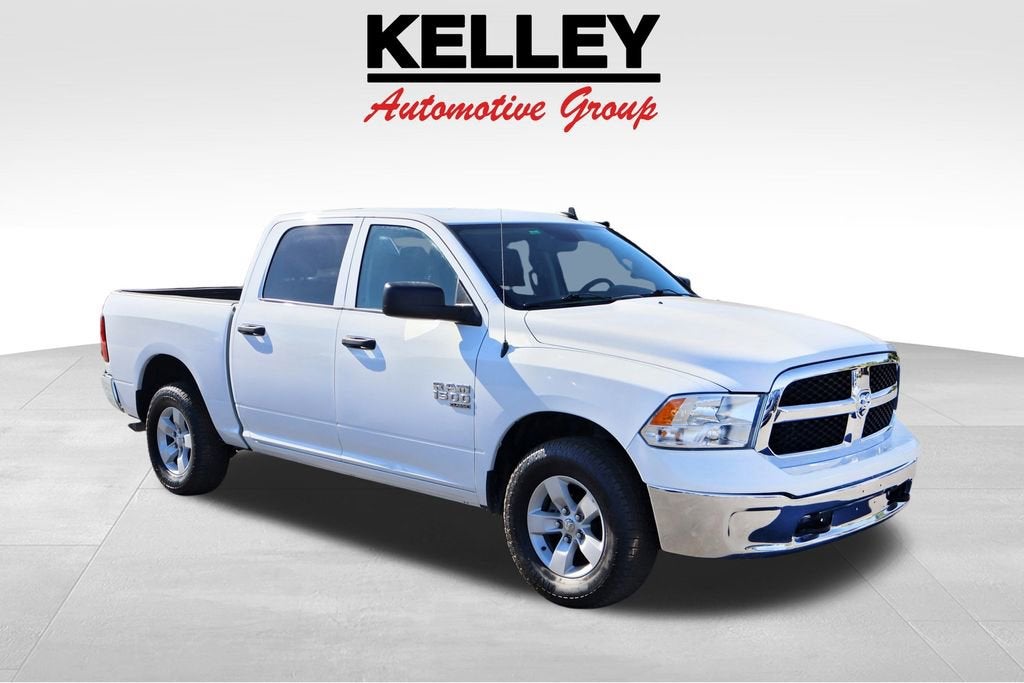 2022 RAM 1500 Classic SLT Crew Cab 4x4 5'7" Box