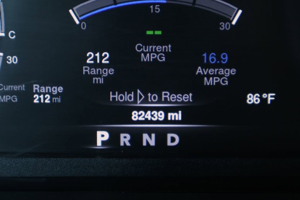 2022 RAM 1500 Classic SLT Crew Cab 4x4 5'7" Box