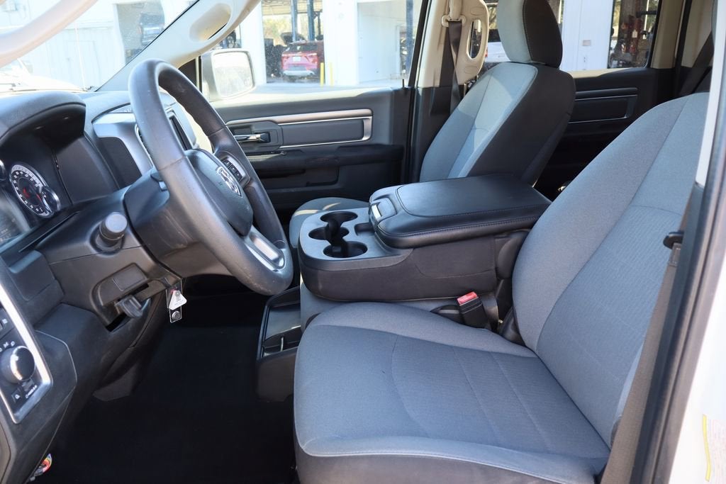 2022 RAM 1500 Classic SLT Crew Cab 4x4 5'7" Box