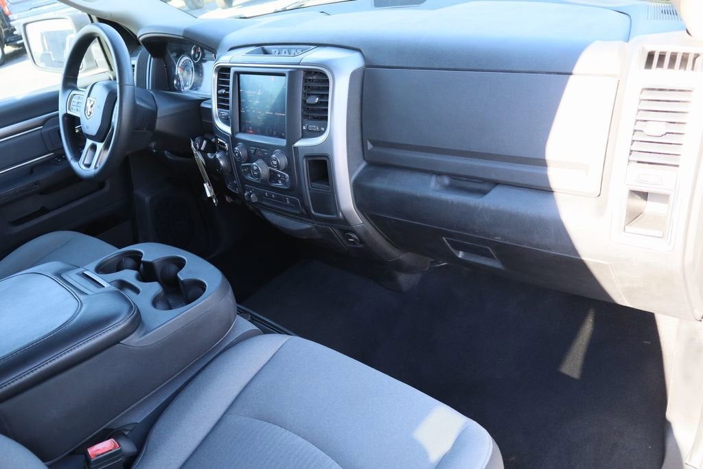 2022 RAM 1500 Classic SLT Crew Cab 4x4 5'7" Box