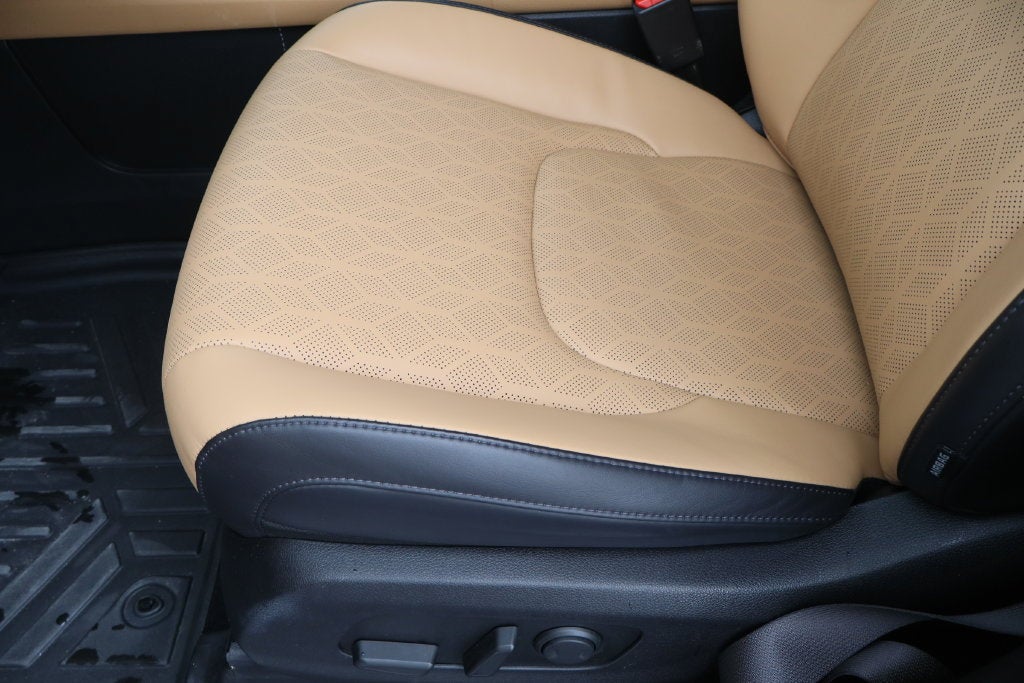 2023 Kia Carnival EX
