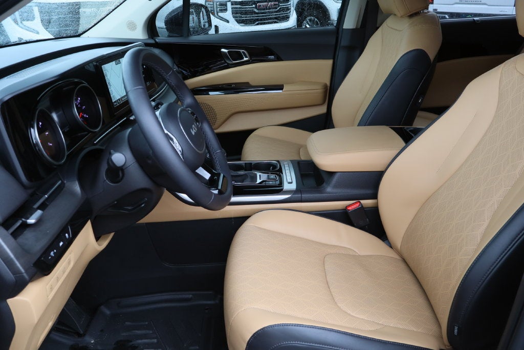 2023 Kia Carnival EX