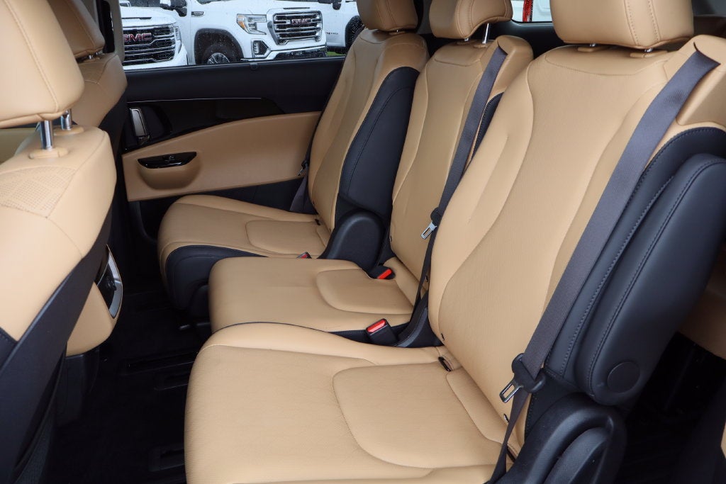 2023 Kia Carnival EX