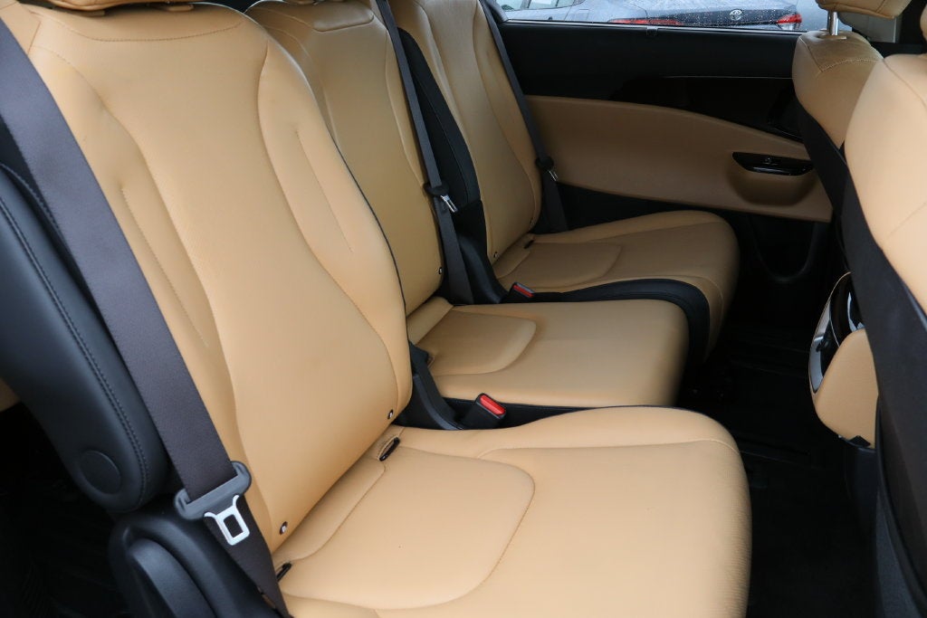 2023 Kia Carnival EX