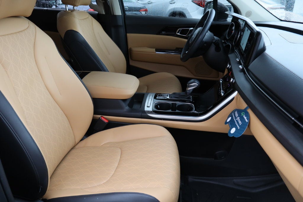 2023 Kia Carnival EX