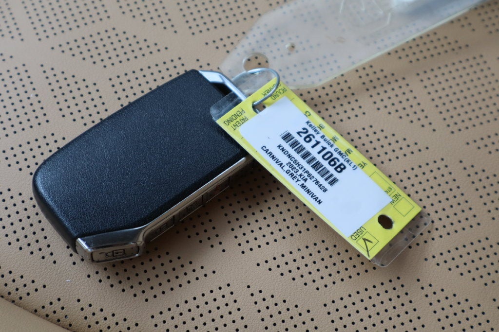 2023 Kia Carnival EX